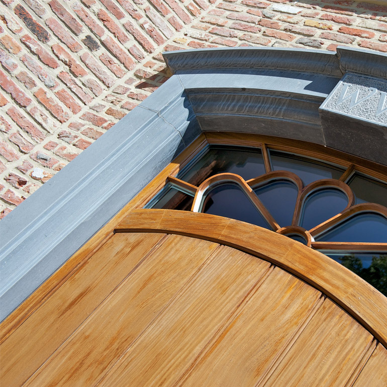 Windowseco: Portes en Bois Rustiques ou Modernes